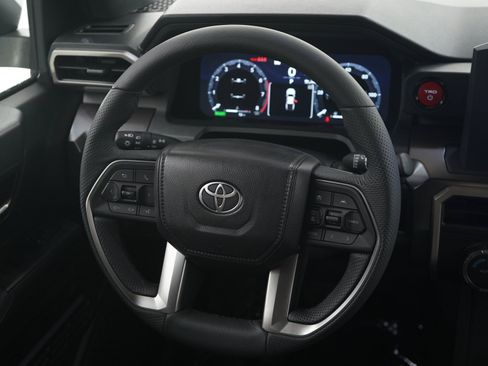 Used 2026 Toyota Tacoma TRD Off-Road AWD/4WD image 14