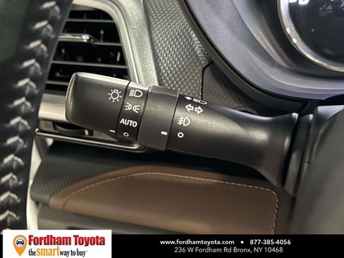 Used 2023 Subaru Forester Touring image 23
