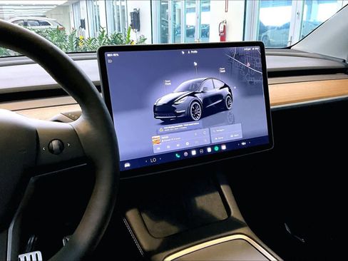 Used 2024 Tesla Model Y Performance AWD/4WD image 6