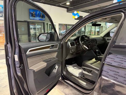Used 2021 Volkswagen Atlas SE FWD image 26