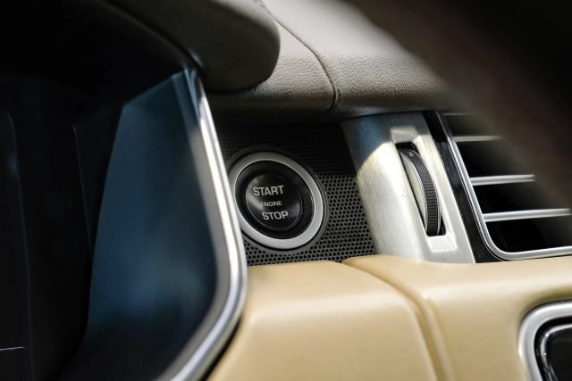 Used 2019 Land Rover Range Rover HSE AWD/4WD image 25