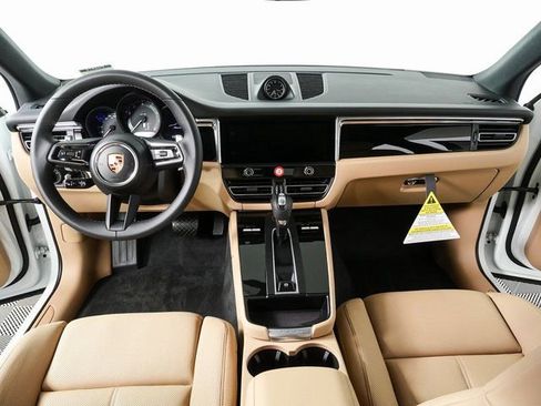 New 2026 Porsche Macan image 20