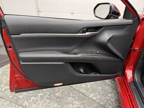 Used 2024 Toyota Camry XSE w/ Navigation Package image 9