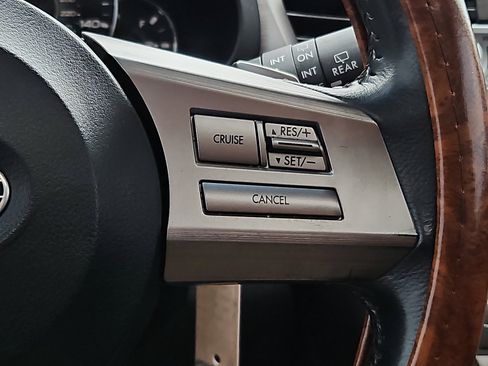 Used 2011 Subaru Outback 2.5i Limited image 23