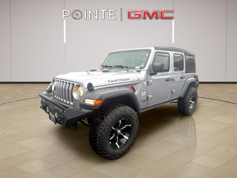 Used 2019 Jeep Wrangler Unlimited Sport S image 3