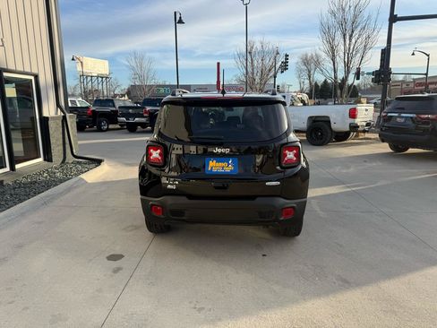 Used 2020 Jeep Renegade Latitude image 4