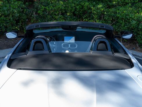 Used 2023 Aston Martin V8 Vantage Roadster image 9