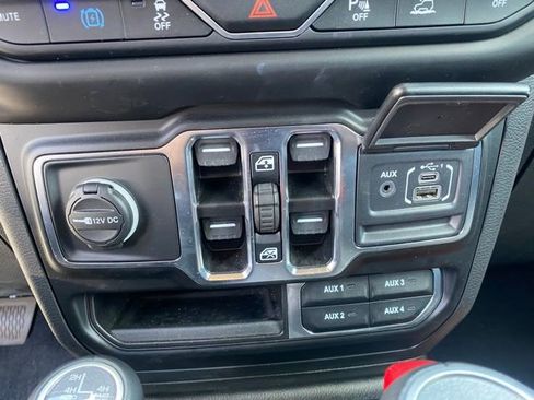 Used 2023 Jeep Wrangler High Altitude image 24