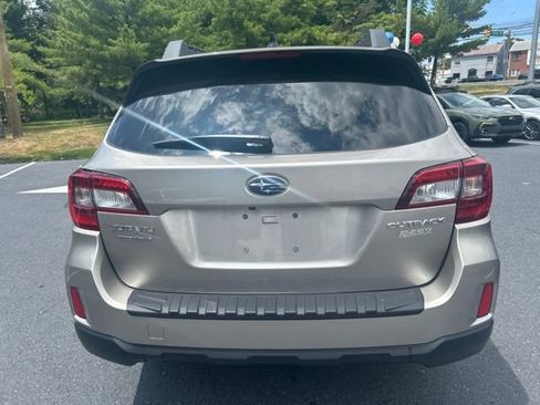 Used 2016 Subaru Outback 2.5i Limited AWD/4WD image 5