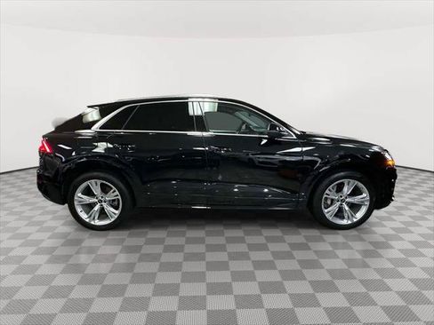 Used 2023 Audi Q8 Premium w/ Convenience Package AWD/4WD image 3