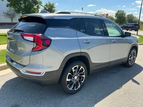 Used 2023 GMC Terrain SLT w/ Infotainment Package II FWD image 6
