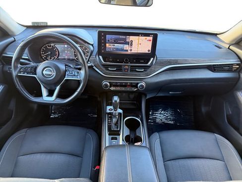 Used 2024 Nissan Altima 2.5 SV w/ SV Premium Package FWD image 13