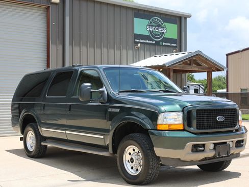 Used 2003 Ford Excursion Limited AWD/4WD image 1