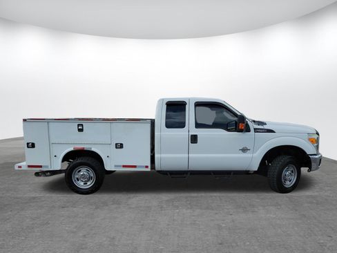 Used 2015 Ford F250 XL w/ Power Equipment Group AWD/4WD image 4