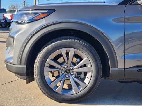New 2026 Ford Explorer Active w/ Active Comfort Package AWD/4WD image 9