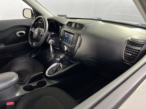 Used 2018 Kia Soul + FWD image 26