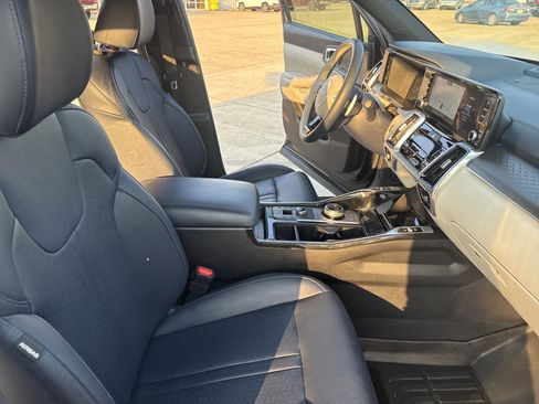 Used 2023 Kia Sorento SX Prestige image 28