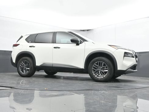 Used 2023 Nissan Rogue S AWD/4WD image 43