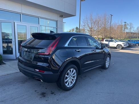 Used 2023 Cadillac XT4 Luxury w/ Cold Weather Package image 3