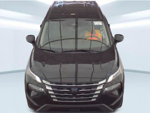 Used 2024 Nissan Rogue SV FWD image 2
