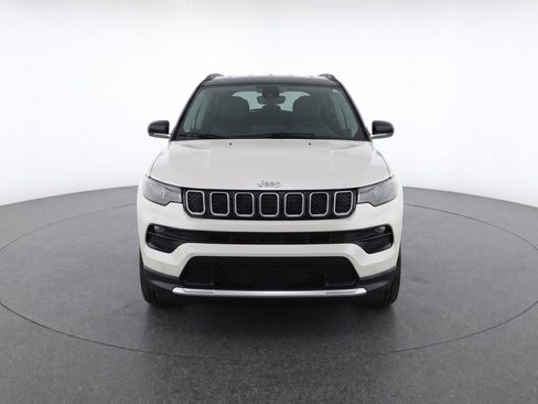 Used 2025 Jeep Compass Limited AWD/4WD image 2
