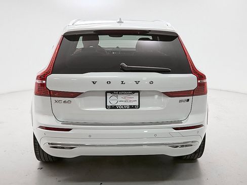 Certified 2023 Volvo XC60 B5 Ultimate w/ Climate Package image 8