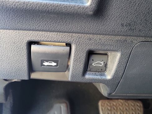 Certified 2025 Lexus IS 350 F Sport image 14