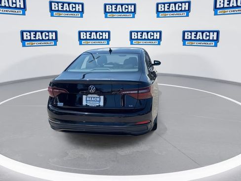 Used 2024 Volkswagen Jetta SE FWD image 7