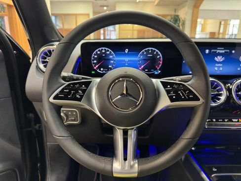 Certified 2025 Mercedes-Benz GLB 250 image 8