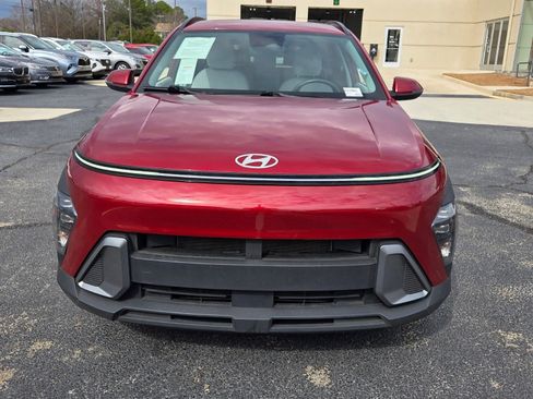 Used 2024 Hyundai Kona SEL image 2