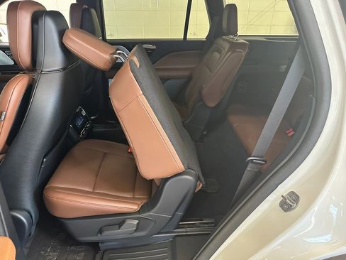 Used 2024 Lincoln Aviator Reserve w/ Equipment Group 201A image 35