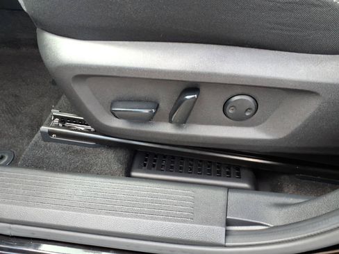 Certified 2023 Nissan Rogue SV AWD/4WD image 17