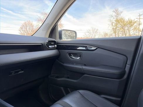 Used 2025 Honda Pilot Touring image 34