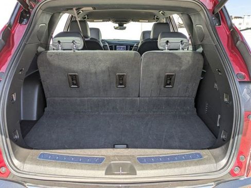 Used 2024 Buick Enclave Premium AWD/4WD image 26