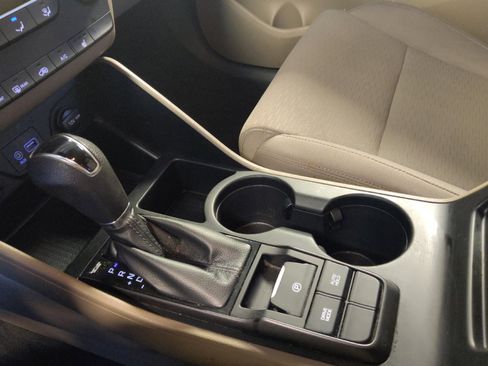 Used 2019 Hyundai Tucson Value FWD image 26