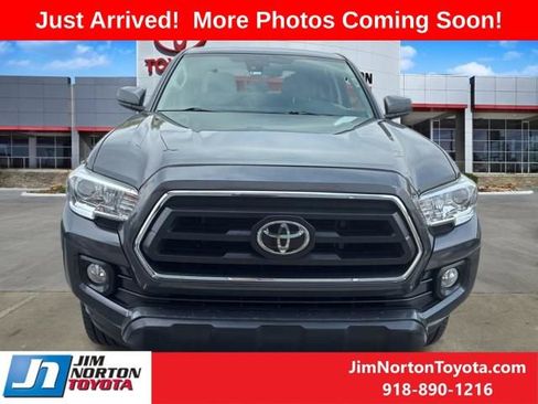 Used 2020 Toyota Tacoma SR5 image 2
