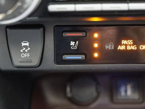 Used 2024 Toyota RAV4 Limited image 24