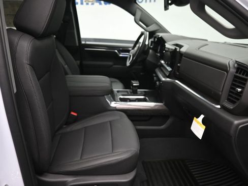 New 2026 Chevrolet Silverado 1500 LTZ w/ Z71 Off-Road Package AWD/4WD image 9
