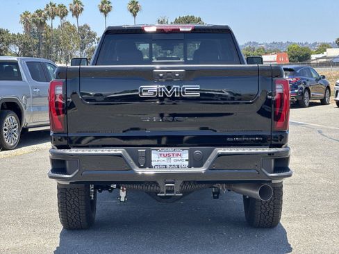 New 2026 GMC Sierra 2500 Denali w/ Denali Reserve Package AWD/4WD image 4