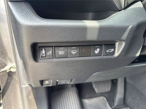 Used 2022 Toyota RAV4 SE w/ Convenience Package AWD/4WD image 19
