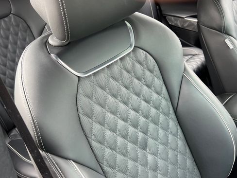 Used 2025 Genesis GV70 3.5T Sport w/ Sport Advanced Package image 34