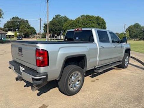 Used 2019 GMC Sierra 2500 Denali w/ Duramax Plus Package image 2
