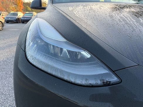 Used 2023 Tesla Model Y Performance image 6