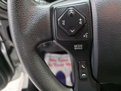 Used 2016 Toyota Tacoma SR image 5