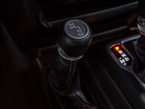 Used 2024 Jeep Wrangler Unlimited Sport AWD/4WD image 32