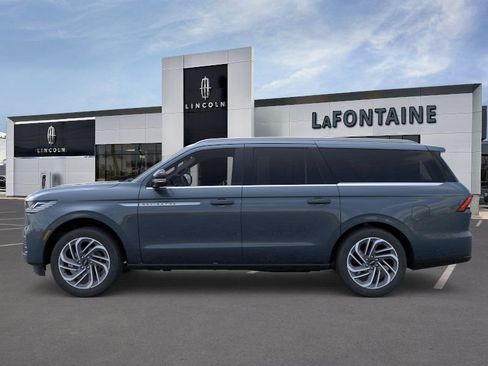 New 2026 Lincoln Navigator L Reserve AWD/4WD image 3
