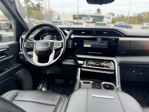 Used 2024 GMC Sierra 2500 Denali w/ Denali Reserve Package AWD/4WD image 12