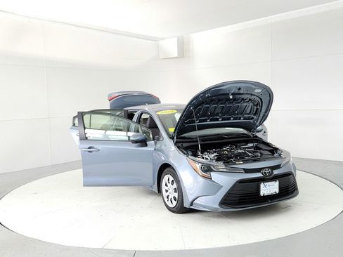 Used 2023 Toyota Corolla LE FWD image 9