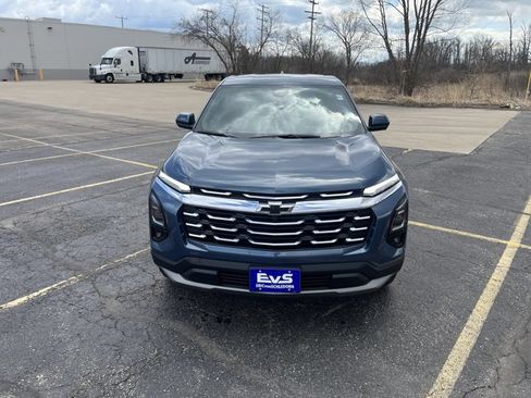 New 2026 Chevrolet Equinox LT image 2