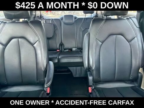 Used 2025 Chrysler Pacifica Select FWD image 34